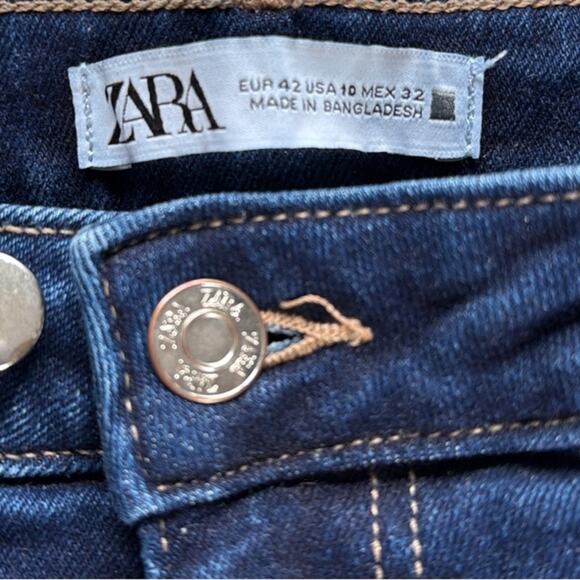 Zara Dark Wash High Rise Flare Jeans - Picture 3 of 7